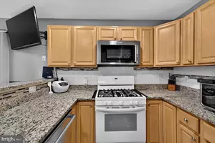 6140 Kendra Way, Centreville, VA 20121 - Photo 9
