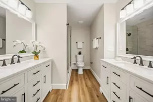 9735 Lakepointe Dr, Burke, VA 22015 - Photo 23