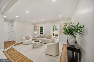 9735 Lakepointe Dr, Burke, VA 22015 - Photo 5
