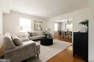 12824 Mt Royal Ln, Fairfax, VA 22033 - Photo 5