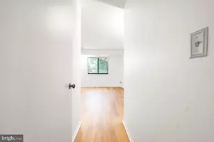 5902 Mt Eagle Dr, Alexandria, VA 22303 - Photo 23