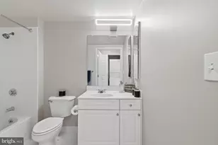 2726 Gallows Rd, Vienna, VA 22180 - Photo 19