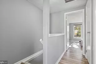 1679 Fieldthorn Dr, Reston, VA 20194 - Photo 9