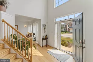 7887 Cranford Farm Cir, Lorton, VA 22079 - Photo 5