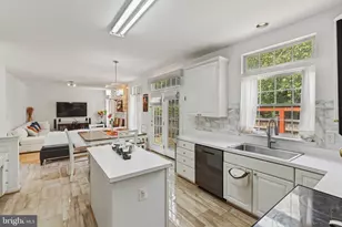 7887 Cranford Farm Cir, Lorton, VA 22079 - Photo 11
