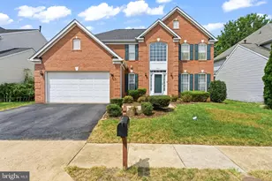 7887 Cranford Farm Cir, Lorton, VA 22079 - Photo 3