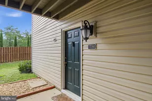7709 Lexton Pl, Springfield, VA 22152 - Photo 3