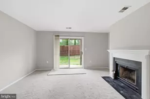7709 Lexton Pl, Springfield, VA 22152 - Photo 5