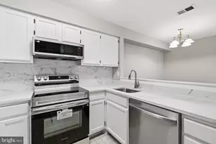 7709 Lexton Pl, Springfield, VA 22152 - Photo 11