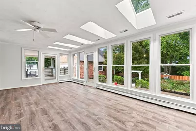 405 Colin Lane NW, Vienna, VA 22180 - Photo 5