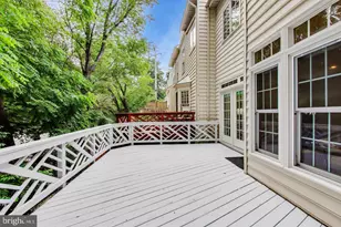 8026 Kidwell Town Ct, Vienna, VA 22182 - Photo 27