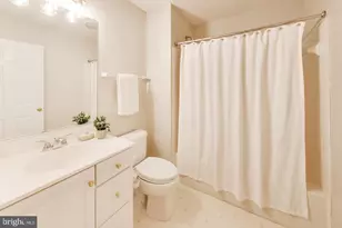 8026 Kidwell Town Ct, Vienna, VA 22182 - Photo 35