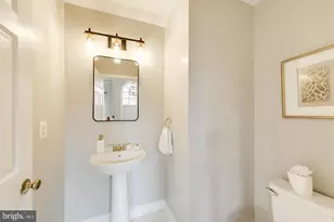 8026 Kidwell Town Ct, Vienna, VA 22182 - Photo 21