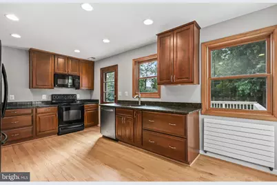 7609 Burnside Court, Falls Church, VA 22043 - Photo 11