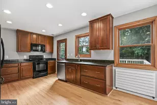 7609 Burnside Ct, Falls Church, VA 22043 - Photo 11
