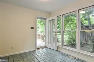 9531 Old Creek Dr, Fairfax, VA 22032 - Photo 7