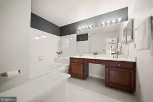 5636 Willoughby Newton Dr, Centreville, VA 20120 - Photo 17