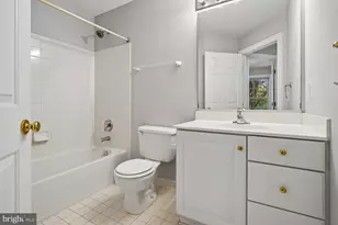 4370 Thomas Brigade Ln, Fairfax, VA 22033 - Photo 13