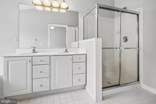 4370 Thomas Brigade Ln, Fairfax, VA 22033 - Photo 11