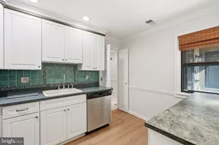 2415 Glengyle Dr, Vienna, VA 22181 - Photo 9