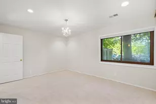 2415 Glengyle Dr, Vienna, VA 22181 - Photo 21