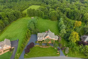 5452 Chandley Farm Cir, Centreville, VA 20120 - Photo 3