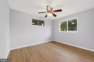 8110 Springfield Village Dr, Springfield, VA 22152 - Photo 19