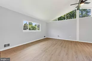 8110 Springfield Village Dr, Springfield, VA 22152 - Photo 7