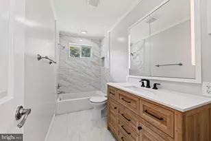 8110 Springfield Village Dr, Springfield, VA 22152 - Photo 21