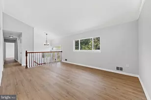 8110 Springfield Village Dr, Springfield, VA 22152 - Photo 9