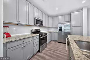 3925 Fair Ridge Dr, Fairfax, VA 22033 - Photo 5