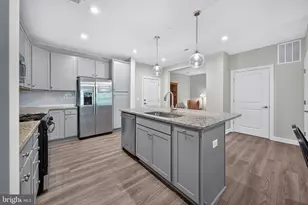 3925 Fair Ridge Dr, Fairfax, VA 22033 - Photo 9
