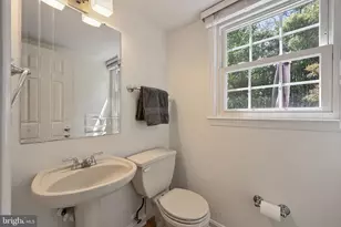 8620 Yardley Dr, Alexandria, VA 22308 - Photo 17