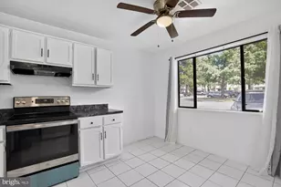 1151 Dublin Pl, Herndon, VA 20170 - Photo 11