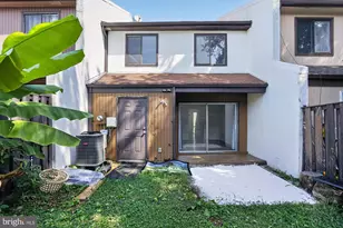 1151 Dublin Pl, Herndon, VA 20170 - Photo 3