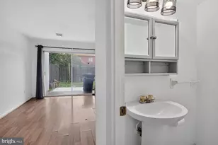 1151 Dublin Pl, Herndon, VA 20170 - Photo 15
