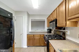 10107 Oakton Terrace Rd, Oakton, VA 22124 - Photo 17
