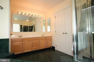 4553 Fair Valley Dr, Fairfax, VA 22033 - Photo 15