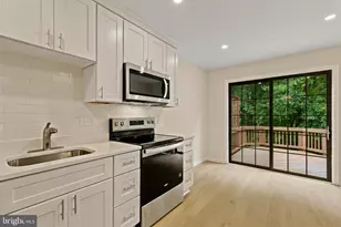 7937 Valleyfield Dr, Springfield, VA 22153 - Photo 9