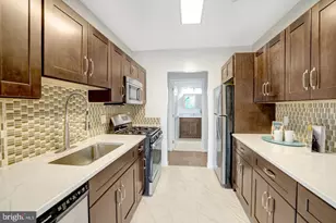 6990 Falls Reach Dr, Falls Church, VA 22043 - Photo 15