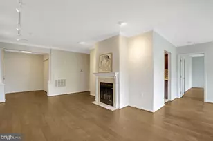 6990 Falls Reach Dr, Falls Church, VA 22043 - Photo 5