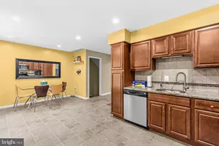 5602 Sutherland Ct, Burke, VA 22015 - Photo 11