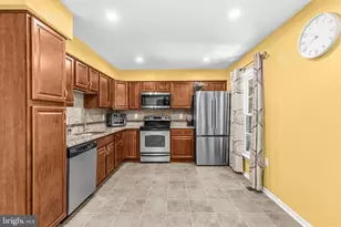5602 Sutherland Ct, Burke, VA 22015 - Photo 9