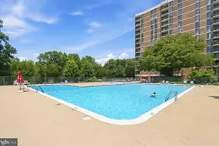 2300 Pimmit Dr, Falls Church, VA 22043 - Photo 23