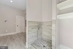 1002 Frederick St SW, Vienna, VA 22180 - Photo 23