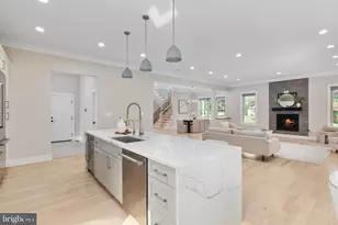 1002 Frederick St SW, Vienna, VA 22180 - Photo 17