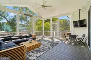 1002 Frederick St SW, Vienna, VA 22180 - Photo 11