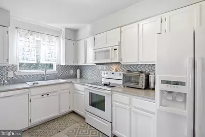 9625 Pierrpont Street, Burke, VA 22015 - Photo 7