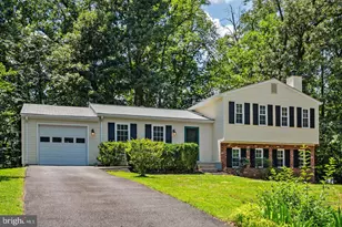2422 Ivywood Rd, Reston, VA 20191 - Photo 1