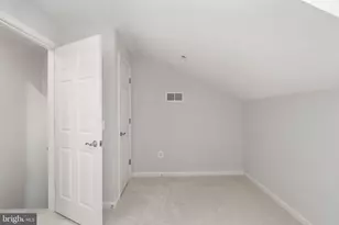 11635 Cavalier Landing Ct, Fairfax, VA 22030 - Photo 39
